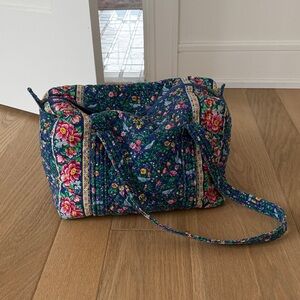 Vera Bradley Blue Floral Fabric Tote Bag Medium (hard to find color way!)